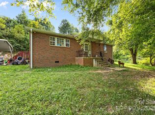 590 Sweetwater Rd, Marshall, NC 28753