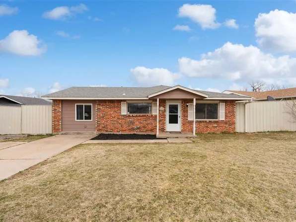 4608 SE Brighton Dr, Lawton, OK 73501