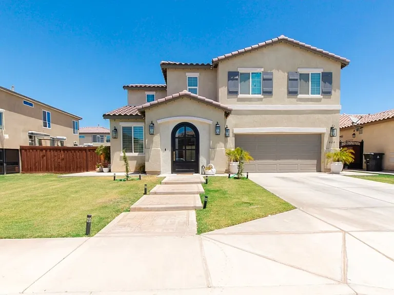 624 Las Villas St — Photo 1