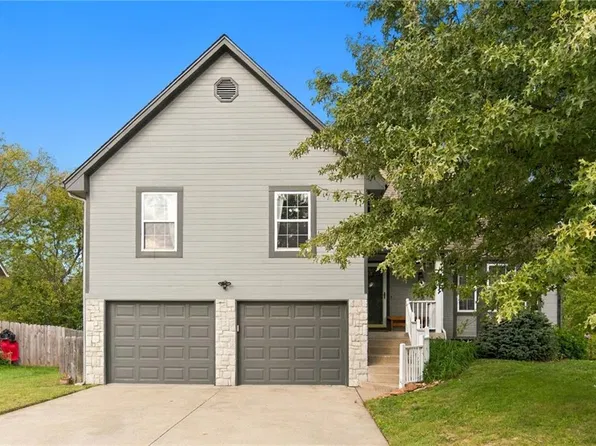 620 SE Ashton Dr, Lees Summit, MO 64063