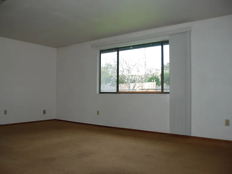 1704 Antoine Ave — Photo 4