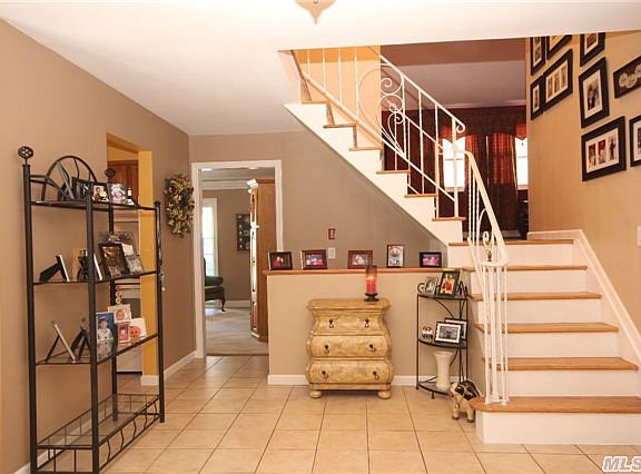 3rd image of 109 Julbet Dr