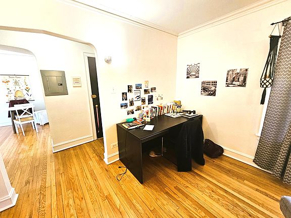 5th image of 1700 W Ainslie St #1E
