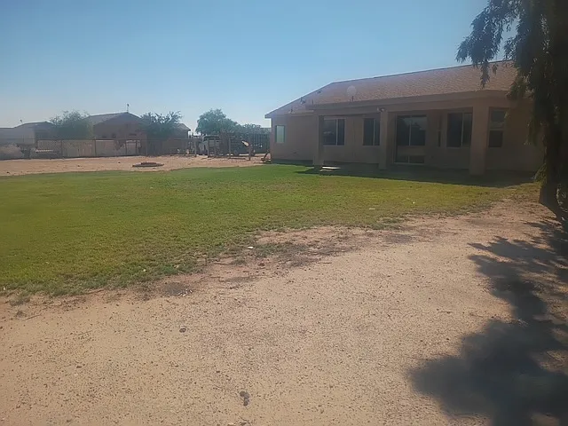 5 bed, 2080 sqft, $2,499 — Photo 4