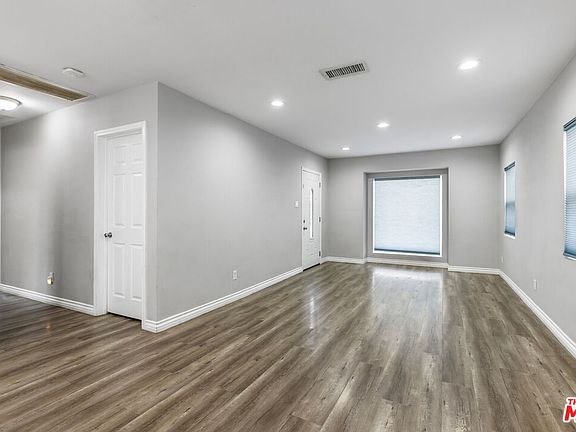 5th image of 6510 Clybourn Ave