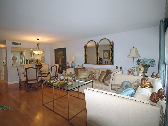 5th image of 6039 Bayview Dr