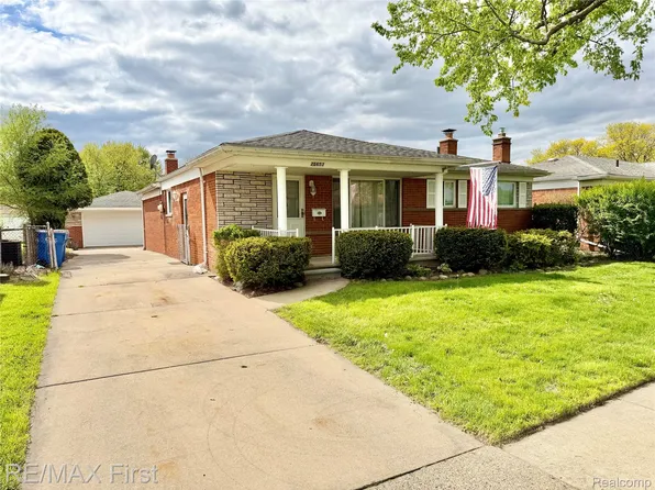 25653 Palomino Ave, Warren, MI 48089