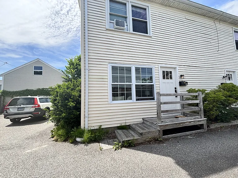 27 Weaver Ave #A — Photo 8