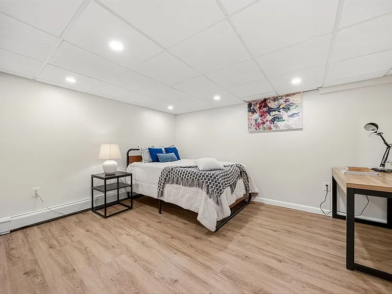 221 Totten Pond Rd — Photo 24