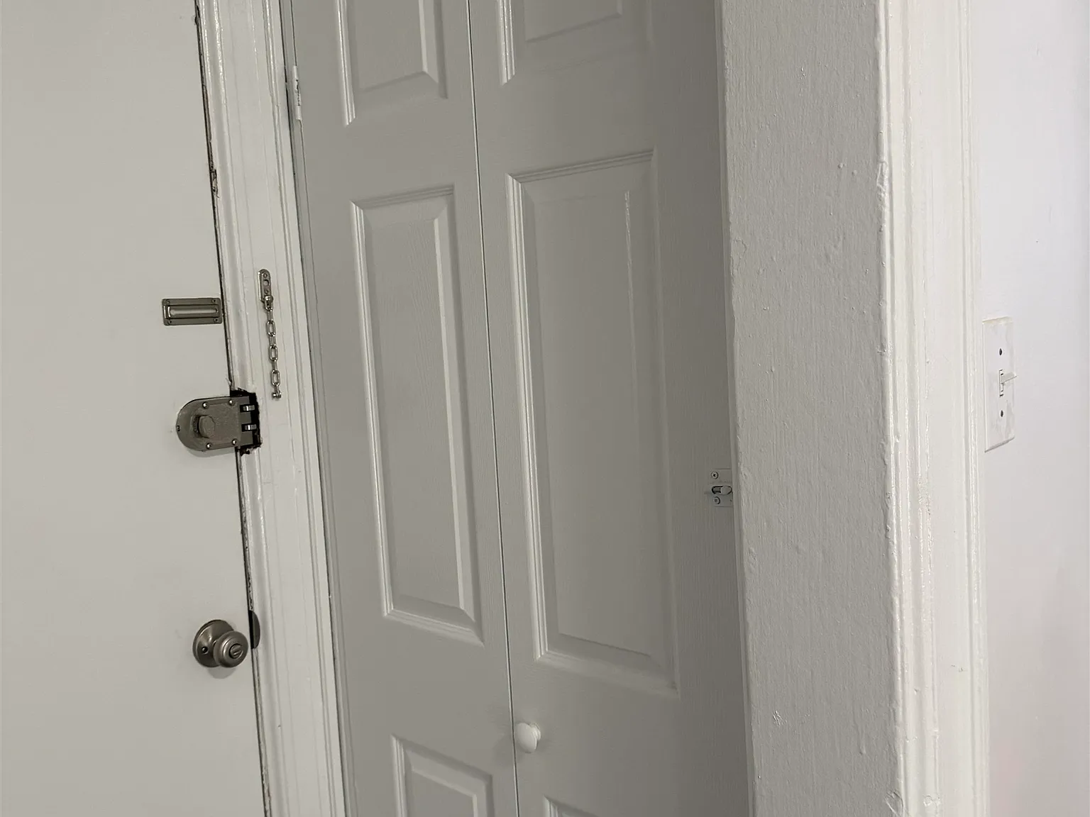 1 bed, 1.0 bath, $1,650 — Photo 2