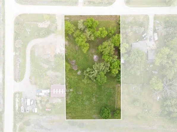 3 Klemish Cir, Center Pt, IA 52213