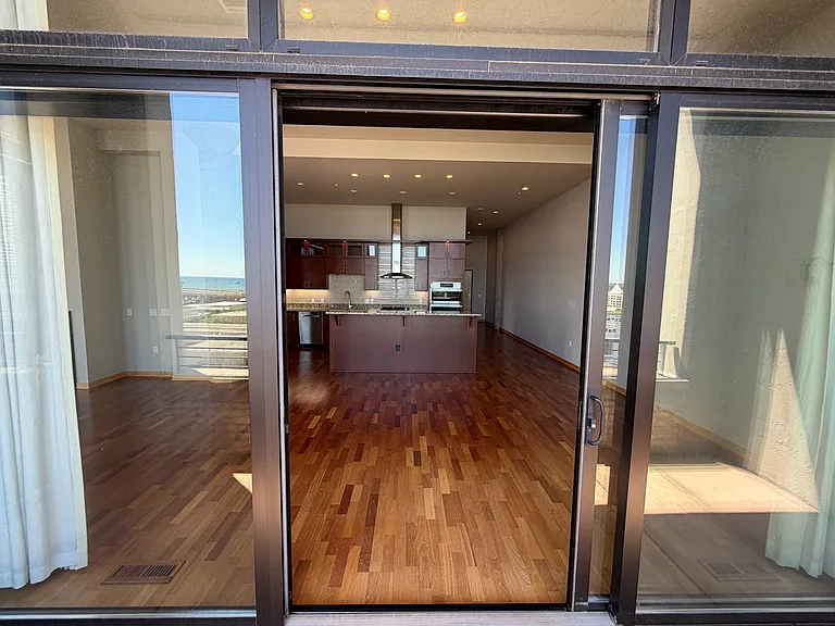 320 E Buffalo St #803 — Photo 11