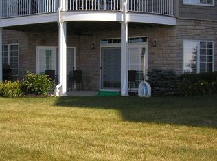 2912 Whispering Shores Dr, Vermilion, OH 44089