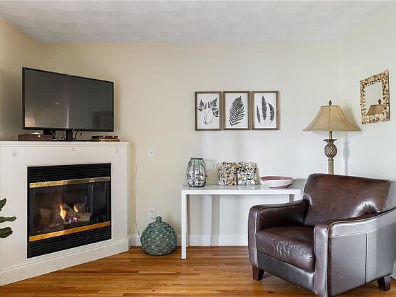 3rd image of 39 Ansonia Ave