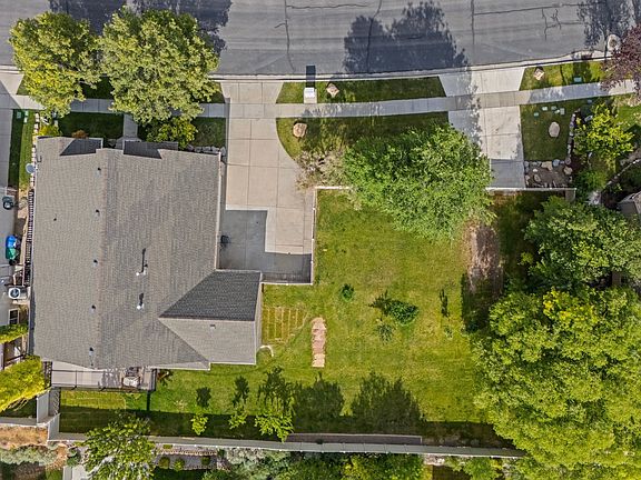 5th image of 10479 Colonial Dr