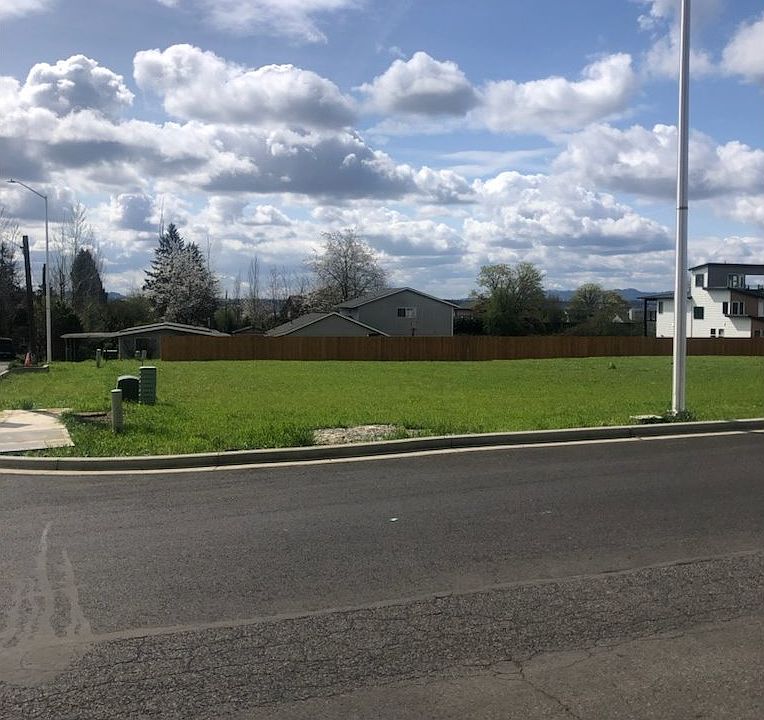 2nd image of SE Middle Way