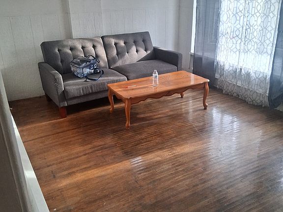 4th image of 209 S West St #2
