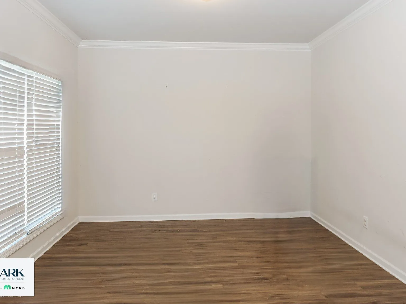 5 bed, 3.5 bath, 3596 sqft, $2,249 — Photo 3