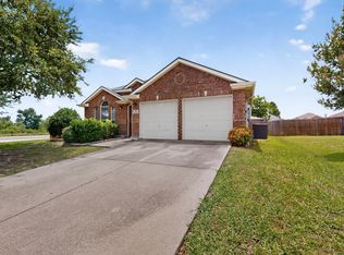 101 Wandering Dr, Forney, TX 75126