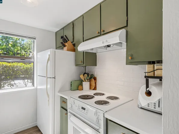 820 Camelback Pl, Pleasant Hill, CA 94523
