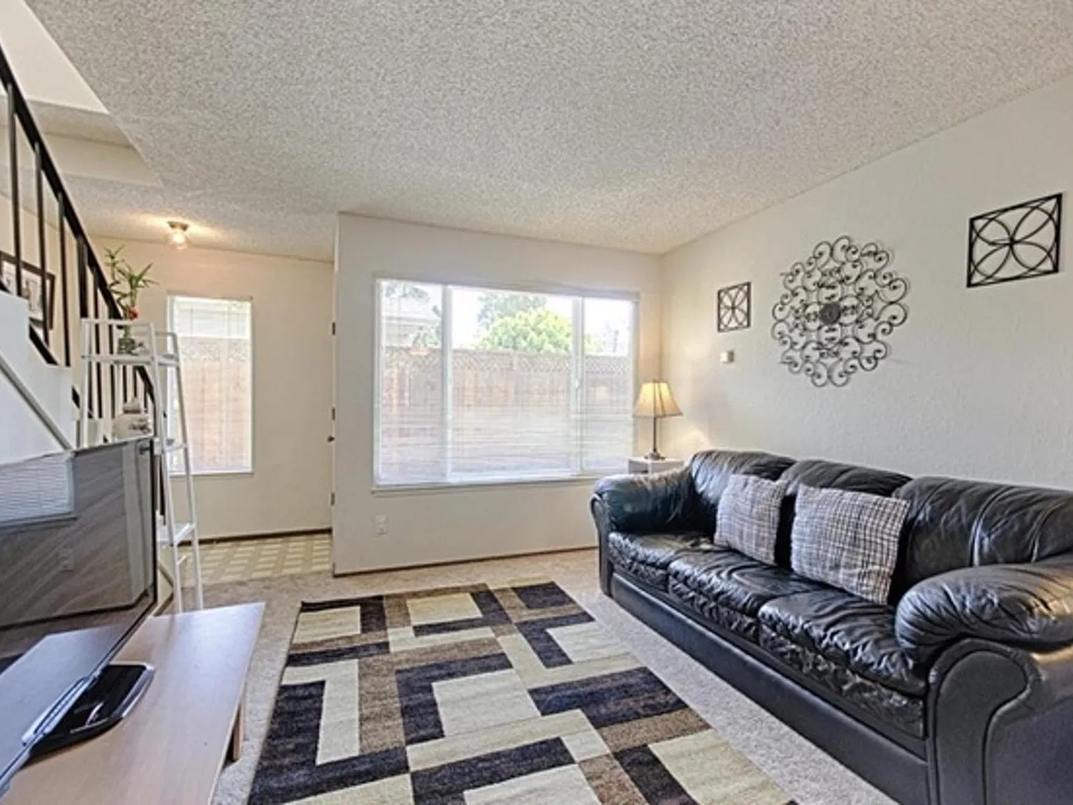 2 bed, 1000 sqft, $2,750 — Photo 3