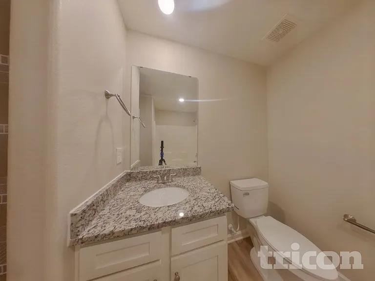 1225 Standing Oak Dr — Photo 14