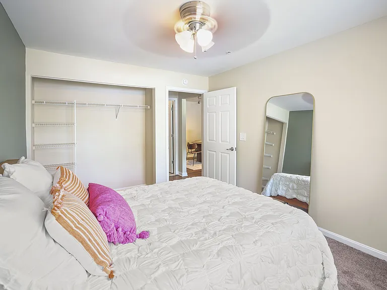 Stonehaven Apartments — Photo 14