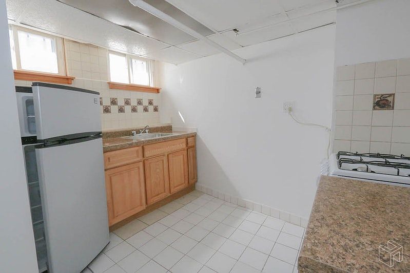 1st image of 269 Rich Ave #2