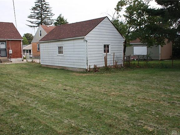 5th image of 326 Ashwood Ave