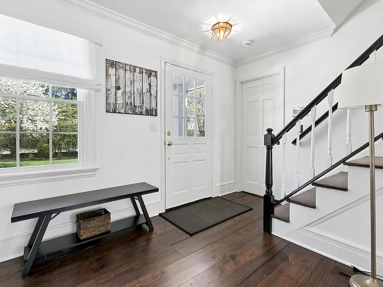 Mitchell Ln — Photo 16