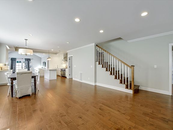 4th image of 2213 Radio Ave