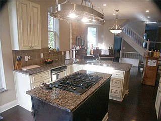 5th image of 935 Dennison Ave