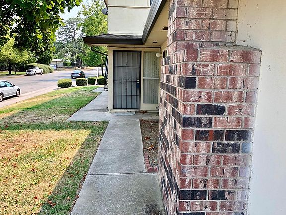 5th image of 4620 Greenholme Dr APT 1