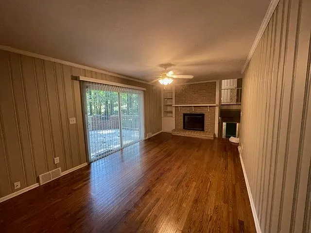 2030 Cliff Valley Way NE — Photo 3