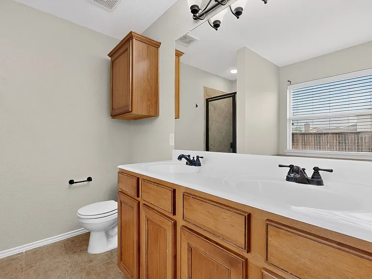 1037 Johnson City Ave — Photo 19