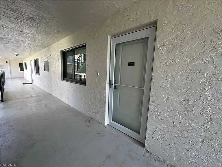 788 Park Shore Dr #D20 — Photo 3