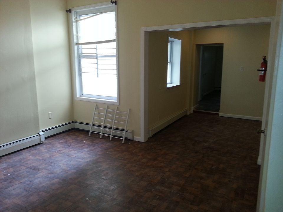 1st image of 106 Peabody Pl #1