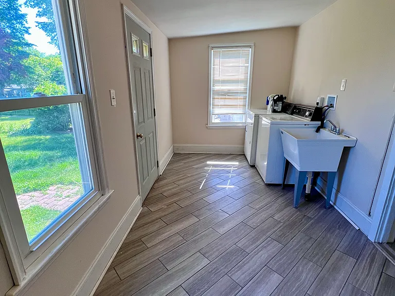 337 Bridge St — Photo 13