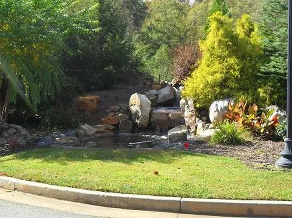 Shoals Ln, Clarkesville, GA 30523