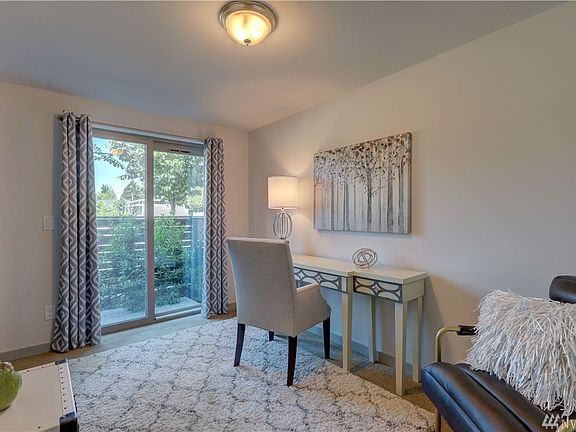 Entry level bedroom/den
