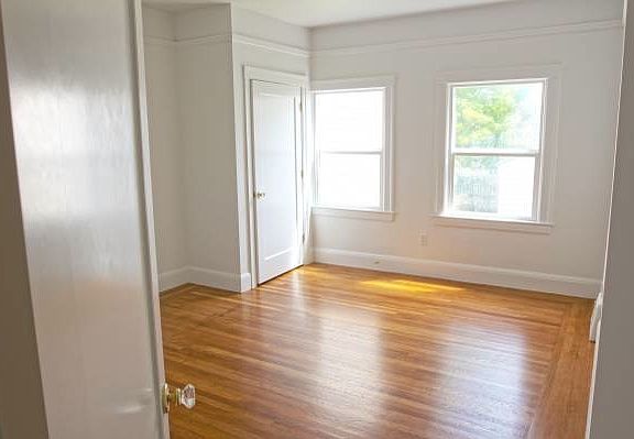 2nd image of 538 Steiner St