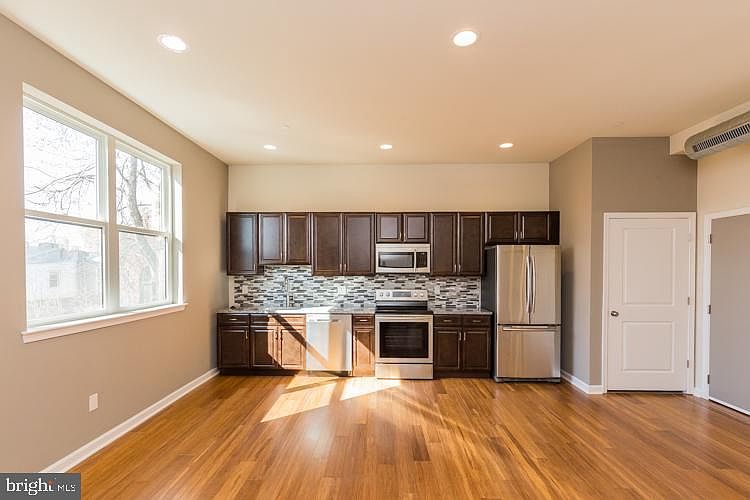 1st image of 2418-20 Frankford Ave #5