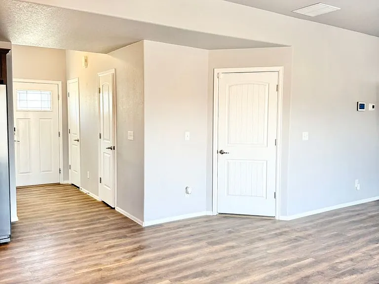783 S Sweetwater Dr — Photo 8