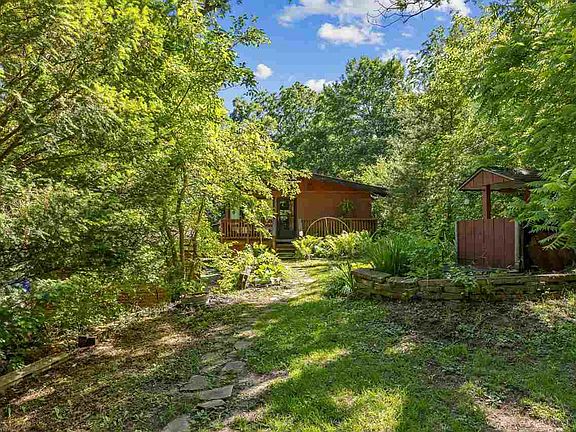 2nd image of 3677 Quarry Heights Ln NE