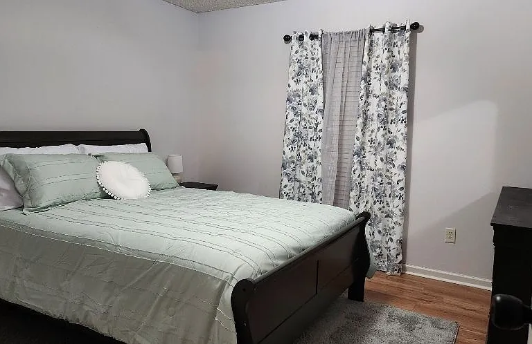 Wayfair Ln — Photo 2