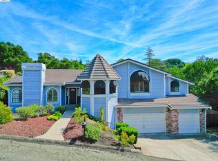 16 McNamara Ln, Martinez, CA 94553