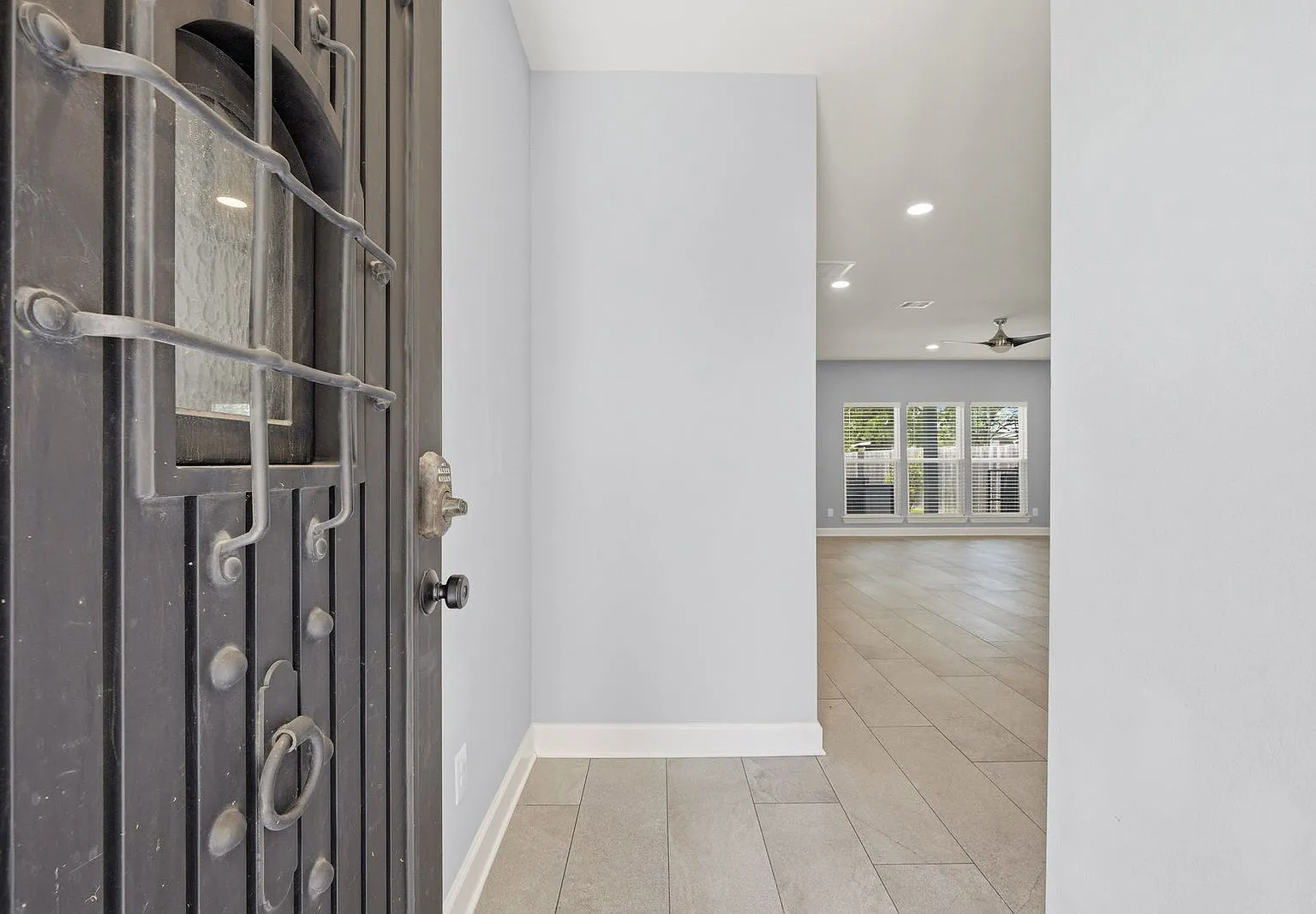 3 bed, 2.5 bath, 1944 sqft, $2,250 — Photo 4