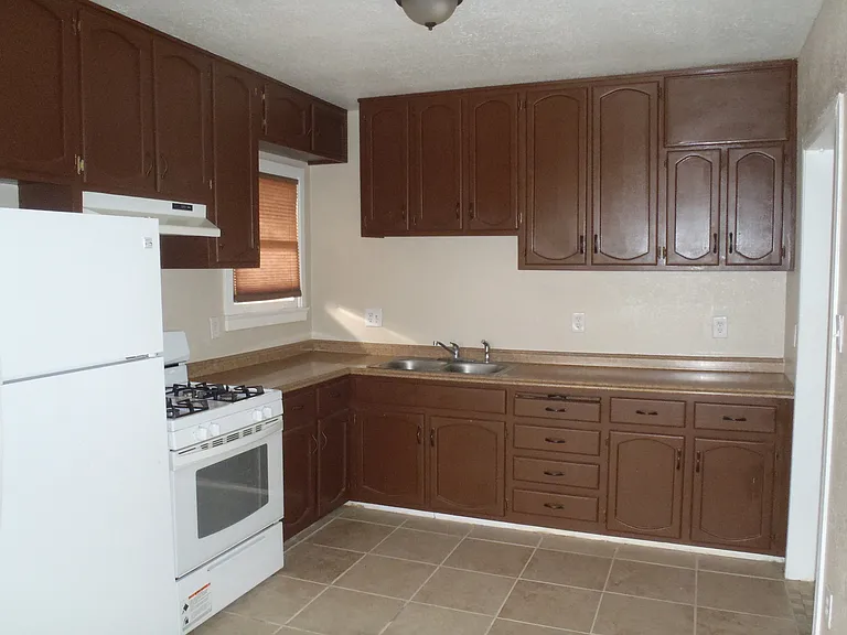 716 Commercial Ave #A-B — Photo 3
