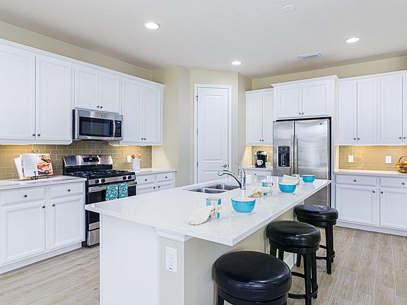 4th image of 74 Lagoon Way