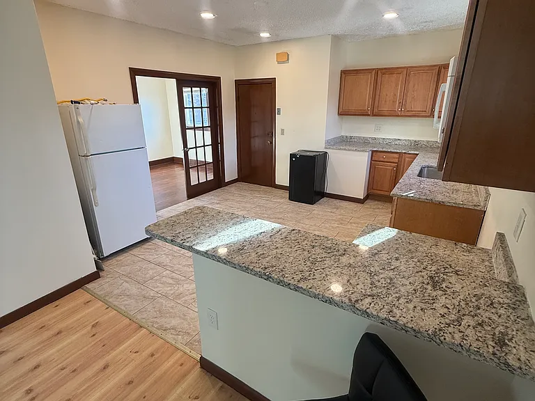 569 Main St #3 — Photo 15